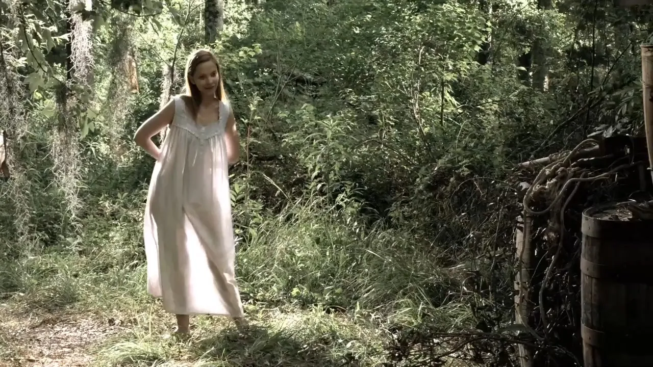 bestcelebgirls.com: amanda fuller & lauren banuvar & serinda swan sex in creature (full movie) movie