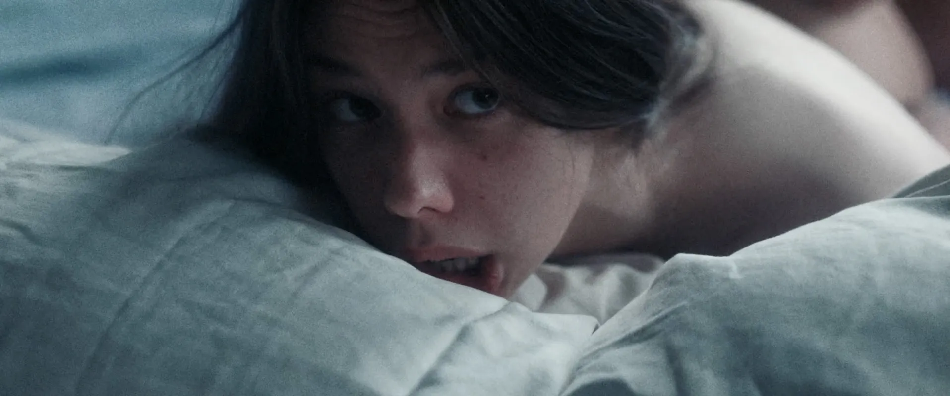 bestcelebgirls.com: kim higelin sex in le consentement (full movie) movie